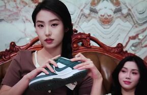 澳门原创-小麦挠tian顾宝气味白袜裸足（在线播）