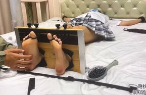 jk小学妹的痒刑下