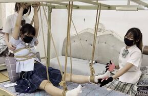 骗捆铁架床 [X_X]撸猫手套电棍狠狠折磨-带上铃铛项圈羞耻到极致. 看着都可怜.