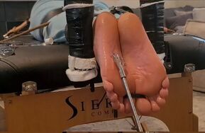 Fettish   Tickle Dice With Kendra Lynn