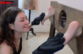 Perverstage – Jane vs Johanna Facedown On The Rack